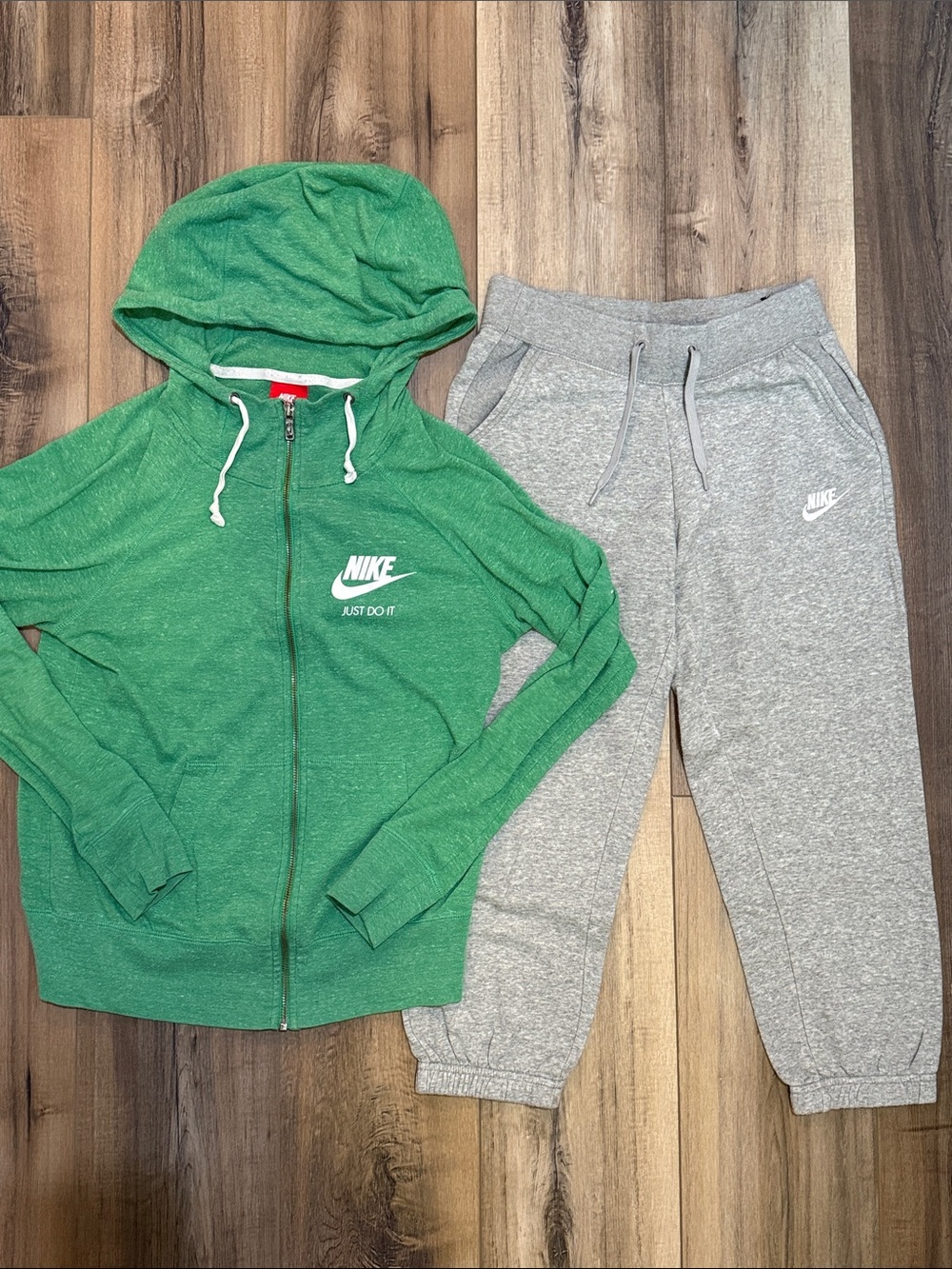 Nike Green Zip Hoodie Small Gray Joggers XS Capri sweat